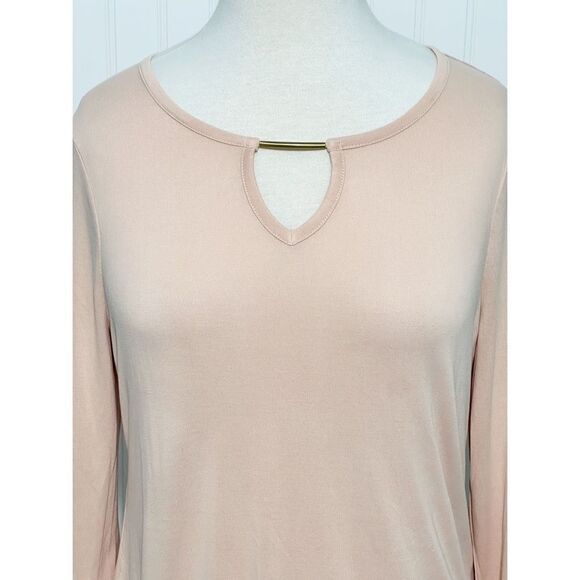 Chico's Cut Out Gold Bar 3/4 Sleeve‎ Stretch Pullover Top Tea Pink Size 1 Medium - Picture 3 of 12